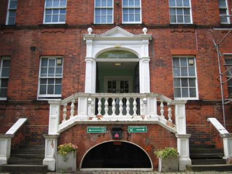 King’s College London NEW