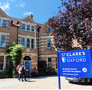 Start pre-selecție pentru bursele de merit St Clare's, Oxford!