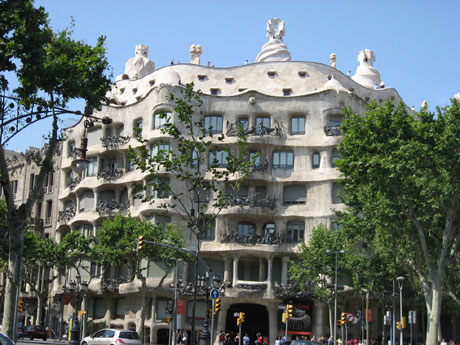 Стипендии на обучение в Barcelona Graduate School of Economics