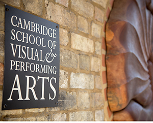 Burse pentru studii creative în Marea Britanie!